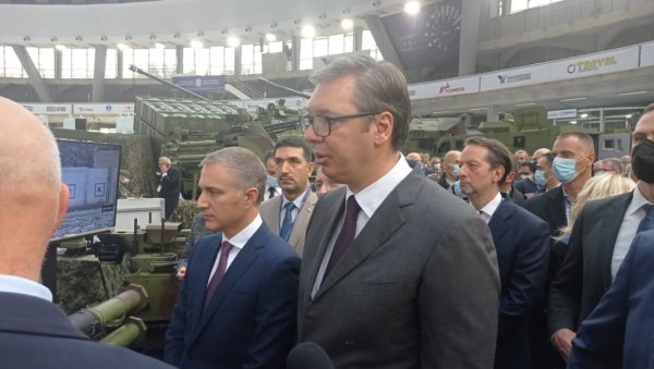 ВУЧИЋ ОТВОРИО САЈАМ НАОРУЖАЊА: Наш основни циљ је одржање мира и стабилности (ВИДЕО/ФОТО) ВУЧИЋ ОТВОРИО САЈАМ НАОРУЖАЊА: Наш основни циљ је одржање мира и стабилности (ВИДЕО/ФОТО)