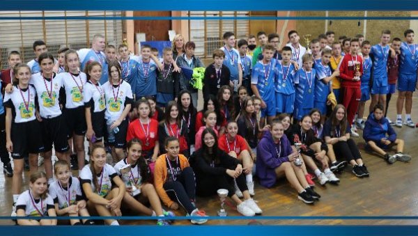 ОДРЖАНО ОПШТИНСКО ТАКМИЧЕЊЕ У ГРОЦКОЈ: Такмичили се млади кошаркаши ОДРЖАНО ОПШТИНСКО ТАКМИЧЕЊЕ У ГРОЦКОЈ: Такмичили се млади кошаркаши