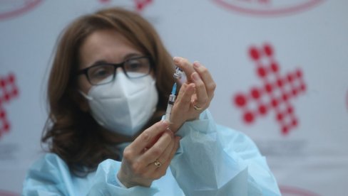 РЕПУБЛИЧКИ ШТАБ ДОНЕО ОДЛУКУ: Одмах организовати давање бустер дозе РЕПУБЛИЧКИ ШТАБ ДОНЕО ОДЛУКУ: Одмах организовати давање бустер дозе