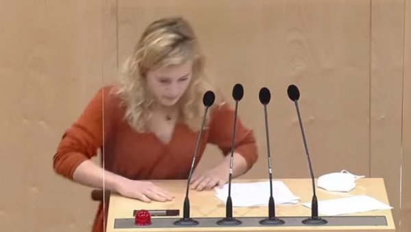 ПАЛА КАО ПОКОШЕНА: Бурно на ванредној седници аустријског парламента ПАЛА КАО ПОКОШЕНА: Бурно на ванредној седници аустријског парламента