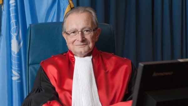 АЂИЈУС СЕ ИГРА ЉУДСКИМ ЖИВОТИМА: Четворица хашких осуђеника, који су одслужили две трећине казне, чекају одлуку председника Механизма АЂИЈУС СЕ ИГРА ЉУДСКИМ ЖИВОТИМА: Четворица хашких осуђеника, који су одслужили две трећине казне, чекају одлуку председника Механизма