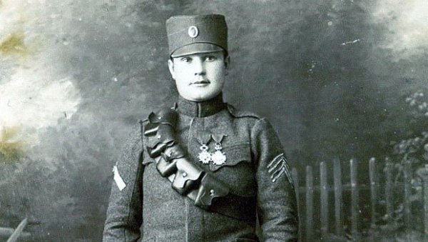 МИЛУНКИ СПОМЕНИК У БРАЋЕ ЈЕРКОВИЋ: Ивана Томић Илић поднела иницијативу за подизање обележја хероини МИЛУНКИ СПОМЕНИК У БРАЋЕ ЈЕРКОВИЋ: Ивана Томић Илић поднела иницијативу за подизање обележја хероини