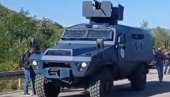 РОСУ СЕ ГРУПИШЕ КА БОШЊАЧКОЈ МАХАЛИ: Град и даље блокиран камионима РОСУ СЕ ГРУПИШЕ КА БОШЊАЧКОЈ МАХАЛИ: Град и даље блокиран камионима