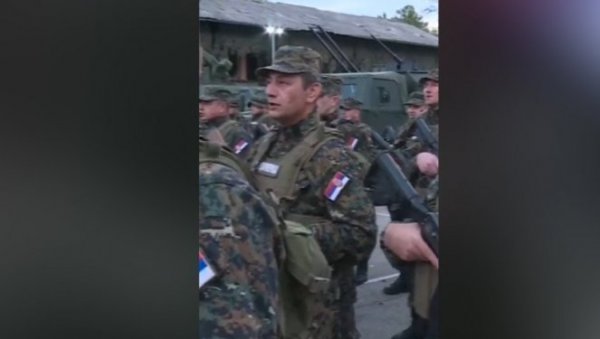 ОДЛАЗИМО НА КОСОВО РАВНО: Жандармерија у Краљеву пева химну косовских јунака (ВИДЕО) ОДЛАЗИМО НА КОСОВО РАВНО: Жандармерија у Краљеву пева химну косовских јунака (ВИДЕО)