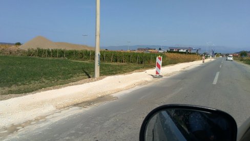 NADOKNADE I ZA VEĆ POKLONJENO: Tužbe za faktičku eksproprijaciju prazne budžete Leskovca i Vlasotinca NADOKNADE I ZA VEĆ POKLONJENO: Tužbe za faktičku eksproprijaciju prazne budžete Leskovca i Vlasotinca