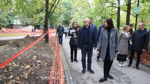 ПРЕПОРОДИЋЕ ЛИМАН, БУЛЕВАР ЕВРОПЕ И ФУТОШКИ ПАРК: Градоначелник Вучевић и министарка Вујовић на градилиштима заливних система у Новом Саду ПРЕПОРОДИЋЕ ЛИМАН, БУЛЕВАР ЕВРОПЕ И ФУТОШКИ ПАРК: Градоначелник Вучевић и министарка Вујовић на градилиштима заливних система у Новом Саду