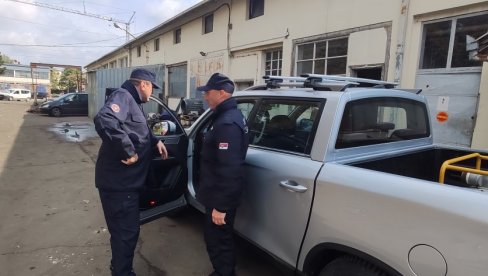 ВЕЖБА ПРИПАДНИКА ЦИВИЛНЕ ЗАШТИТЕ: Ново теренско возило за Градски штаб (ФОТО) ВЕЖБА ПРИПАДНИКА ЦИВИЛНЕ ЗАШТИТЕ: Ново теренско возило за Градски штаб (ФОТО)