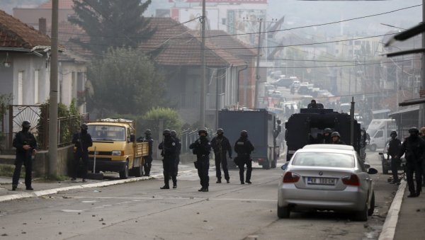 МОГУЋЕ СУ НОВЕ АКЦИЈЕ ПРИШТИНЕ: Вучић - Доживели су пораз, тражиће излаз из ове ситуације МОГУЋЕ СУ НОВЕ АКЦИЈЕ ПРИШТИНЕ: Вучић - Доживели су пораз, тражиће излаз из ове ситуације