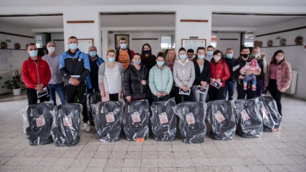 ЛЕПА АКЦИЈА У ЖИТИШТУ: Ауто-седишта за 20 беба ЛЕПА АКЦИЈА У ЖИТИШТУ: Ауто-седишта за 20 беба