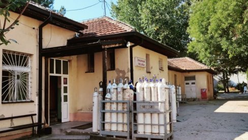 OHRABRUJUĆE VESTI: Smanjena potrošnja kiseonika u vranjskim kovid bolnicama OHRABRUJUĆE VESTI: Smanjena potrošnja kiseonika u vranjskim kovid bolnicama