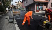 ZAVRŠENO ASFALTIRANJE JUG BOGDANOVE: U Užicu rekonstrukcija vredna 15 miliona dinara ZAVRŠENO ASFALTIRANJE JUG BOGDANOVE: U Užicu rekonstrukcija vredna 15 miliona dinara