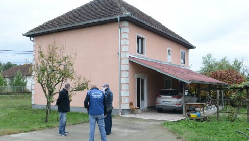 УБИСТВУ ПРЕТХОДИЛА СВАЂА ОКО ДРВА: Мајка тинејџера који је секиром убио бабу открила да је Вељко у последње време био нервозан УБИСТВУ ПРЕТХОДИЛА СВАЂА ОКО ДРВА: Мајка тинејџера који је секиром убио бабу открила да је Вељко у последње време био нервозан