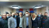 DA U NEDELJU ODBRANIMO SVAKI PEDALJ NAŠEG: Petković obišao raseljene u Kragujevcu DA U NEDELJU ODBRANIMO SVAKI PEDALJ NAŠEG: Petković obišao raseljene u Kragujevcu