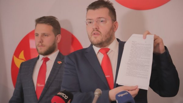 БАХАТО НА РАЧУН ДРЖАВЕ: Трошење новца из касе Скупштине Црне Горе у ранијим сазивима БАХАТО НА РАЧУН ДРЖАВЕ: Трошење новца из касе Скупштине Црне Горе у ранијим сазивима