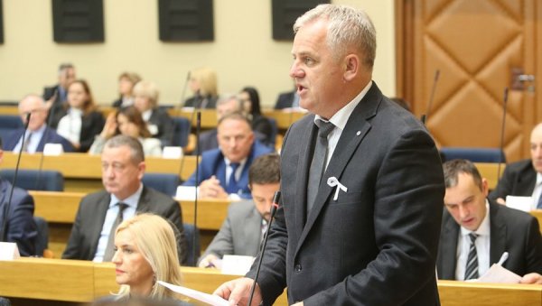 ПОКУШАО ДА УБИЈЕ ПОСЛАНИКА: Оптужница за обрачун у Кремни код Прњавора ПОКУШАО ДА УБИЈЕ ПОСЛАНИКА: Оптужница за обрачун у Кремни код Прњавора