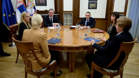 ОПТУЖНИЦУ ПРОТИВ ЕДИНА ВРАЊА УСТУПАМО САРАЈЕВУ: Председник Србије са тужиоцима и министром полиције о регионалној сарадњи ОПТУЖНИЦУ ПРОТИВ ЕДИНА ВРАЊА УСТУПАМО САРАЈЕВУ: Председник Србије са тужиоцима и министром полиције о регионалној сарадњи