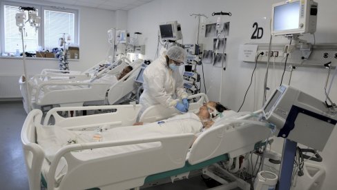 NA RESPIRATORU I TROJE DECE: Teška epidemiološka situacija, ministar zdravlja Zlatibor Lončar najavljuje kovid-propusnice NA RESPIRATORU I TROJE DECE: Teška epidemiološka situacija, ministar zdravlja Zlatibor Lončar najavljuje kovid-propusnice