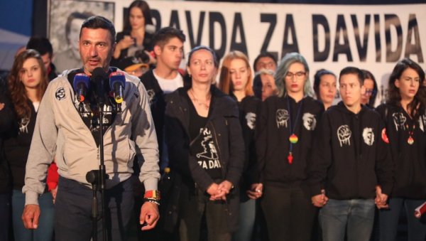 БЕЧ ЈЕ ДАВОРУ УСКРАТИО АЗИЛ: Драгичевић се враћа у Бањалуку БЕЧ ЈЕ ДАВОРУ УСКРАТИО АЗИЛ: Драгичевић се враћа у Бањалуку
