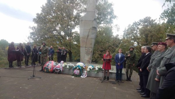 НА НАМА ЈЕ ДА СЕ СЕЋАМО ЖРТАВА: Помен страдалим жртвама фашиста у селима Горњег Јадра НА НАМА ЈЕ ДА СЕ СЕЋАМО ЖРТАВА: Помен страдалим жртвама фашиста у селима Горњег Јадра