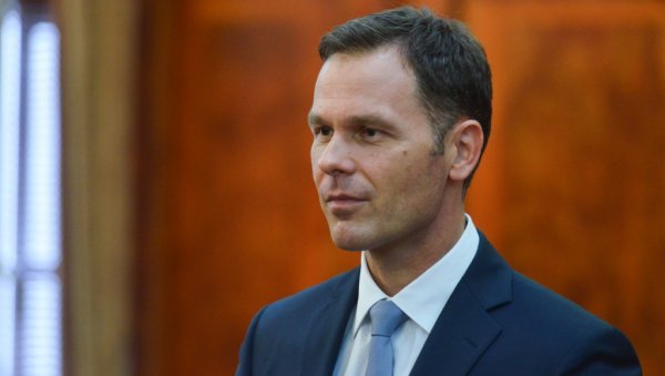 МАЛИ НАЈАВИО: Сутра креће исплата субвенција за прелазак на нови модел фискализације МАЛИ НАЈАВИО: Сутра креће исплата субвенција за прелазак на нови модел фискализације