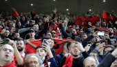 UEFA ĆUTI KAO ZALIVENA! Albanci nastavljaju da divljaju, sraman transparent u Tirani UEFA ĆUTI KAO ZALIVENA! Albanci nastavljaju da divljaju, sraman transparent u Tirani