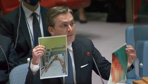 СЕЛАКОВИЋ ПОКАЗАО УЗНЕМИРУЈУЋЕ ФОТОГРАФИЈЕ: Да ли ово показује шампиона мира и стабилности на Балкану? (ФОТО) СЕЛАКОВИЋ ПОКАЗАО УЗНЕМИРУЈУЋЕ ФОТОГРАФИЈЕ: Да ли ово показује шампиона мира и стабилности на Балкану? (ФОТО)