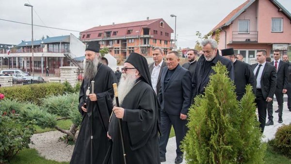 ПОРФИРИЈЕ ПОСЕТИО СОКОЛАЦ: Патријарх први пут на Романији ПОРФИРИЈЕ ПОСЕТИО СОКОЛАЦ: Патријарх први пут на Романији