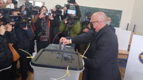 IZBORI NA KiM: Ubedljiva pobeda Srpske liste, oglasio se Rakić IZBORI NA KiM: Ubedljiva pobeda Srpske liste, oglasio se Rakić