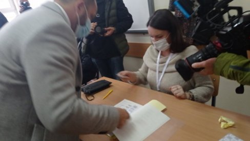 ИЗБОРИ НА КиМ: Излазност до 11 часова ИЗБОРИ НА КиМ: Излазност до 11 часова