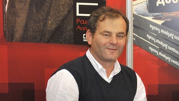 ОТАЏБИНА ЈЕ ВРЕДНА ГЛАВЕ: Нови роман Жељка Пржуља Лов на Мирослављево јеванђеље ОТАЏБИНА ЈЕ ВРЕДНА ГЛАВЕ: Нови роман Жељка Пржуља Лов на Мирослављево јеванђеље