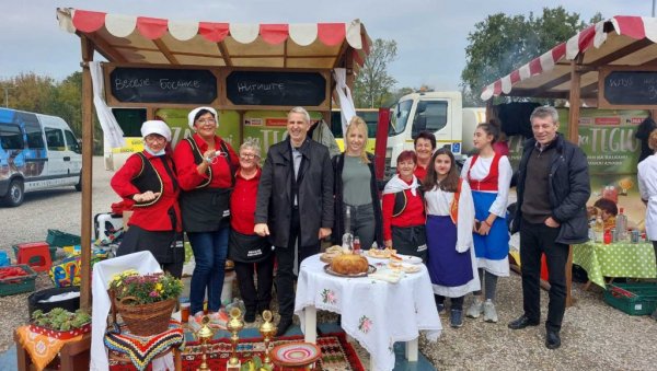 ВЕСЕЛЕ БОСАНКЕ НАЈБОЉА ВОЈВОЂАНСКА ЕКИПА: Укусни ајвар и традиција старог Баната донели треће место у Србији ВЕСЕЛЕ БОСАНКЕ НАЈБОЉА ВОЈВОЂАНСКА ЕКИПА: Укусни ајвар и традиција старог Баната донели треће место у Србији