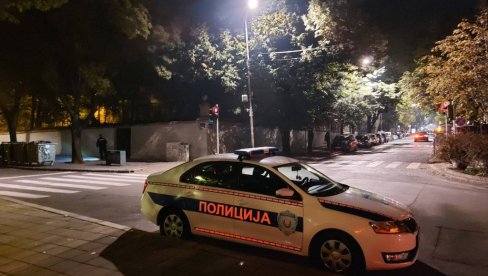 U NESREĆI KOD VELIKOG GRADIŠTA STRADAO TINEJDŽER (17): Sudarila se tri vozila, pet osoba teško povređeno