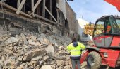 УРУШИО СЕ ЗИД ЗГРАДЕ У ЗРЕЊАНИНУ: Станарима обезбеђен привремени смештај (ФОТО/ВИДЕО) УРУШИО СЕ ЗИД ЗГРАДЕ У ЗРЕЊАНИНУ: Станарима обезбеђен привремени смештај (ФОТО/ВИДЕО)