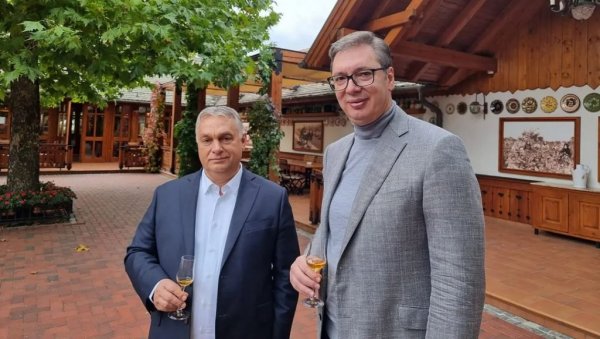 ВОЗ ПОЛАЗИ У 11 ЧАСОВА: Вучић и Орбан сутра пуштају у саобраћај деоницу пруге Београд – Нови Сад ВОЗ ПОЛАЗИ У 11 ЧАСОВА: Вучић и Орбан сутра пуштају у саобраћај деоницу пруге Београд – Нови Сад