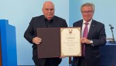 ПОВЕЉА ПОЧАСНОГ ГРАЂАНИНА ФИШЕРУ: Јагодина добија још једну немачку фабрику ПОВЕЉА ПОЧАСНОГ ГРАЂАНИНА ФИШЕРУ: Јагодина добија још једну немачку фабрику