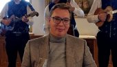 VUČIĆ SA MUZIČARIMA: Ponosan sam, neka živi prijateljstvo Srba i Mađara! (FOTO) VUČIĆ SA MUZIČARIMA: Ponosan sam, neka živi prijateljstvo Srba i Mađara! (FOTO)