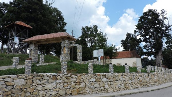 СЕЋАЊЕ НА МАСАКР У КРИВОЈ РЕЦИ: Палили људе, дигли цркву у ваздух, најмлађа жртва беба Вера СЕЋАЊЕ НА МАСАКР У КРИВОЈ РЕЦИ: Палили људе, дигли цркву у ваздух, најмлађа жртва беба Вера
