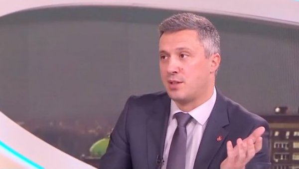 ФОТОГРАФИЈА КОЈУ БОШКО ОБРАДОВИЋ НЕ ЖЕЛИ ДА ВИДИ: Ако коза лаже, рог не лаже (ФОТО) ФОТОГРАФИЈА КОЈУ БОШКО ОБРАДОВИЋ НЕ ЖЕЛИ ДА ВИДИ: Ако коза лаже, рог не лаже (ФОТО)