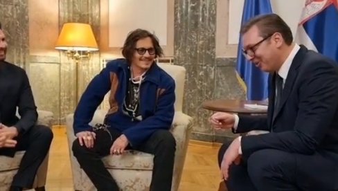 DOBRO DOŠLI U SRBIJU: Predsednik Vučić sa DŽonijem Depom (VIDEO) DOBRO DOŠLI U SRBIJU: Predsednik Vučić sa DŽonijem Depom (VIDEO)