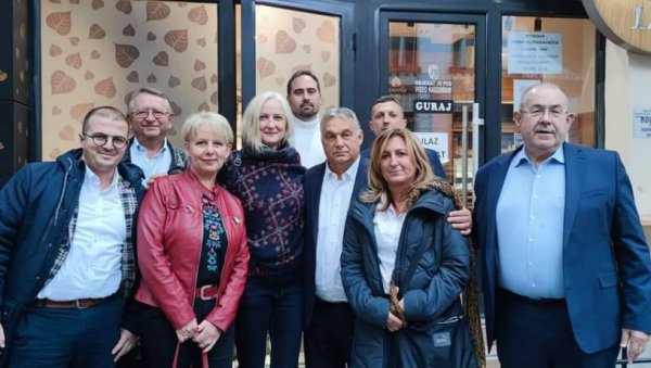 С ПРУГЕ НА БУРЕК: Виктор Орбан није одолео чувеној суботичкој пекари С ПРУГЕ НА БУРЕК: Виктор Орбан није одолео чувеној суботичкој пекари