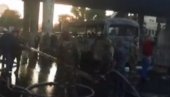 ТЕРОРИСТИЧКИ НАПАД: Две бомбе експлодирале на мосту у Дамаску, погинуло 14 војника у аутобусу (ВИДЕО) ТЕРОРИСТИЧКИ НАПАД: Две бомбе експлодирале на мосту у Дамаску, погинуло 14 војника у аутобусу (ВИДЕО)