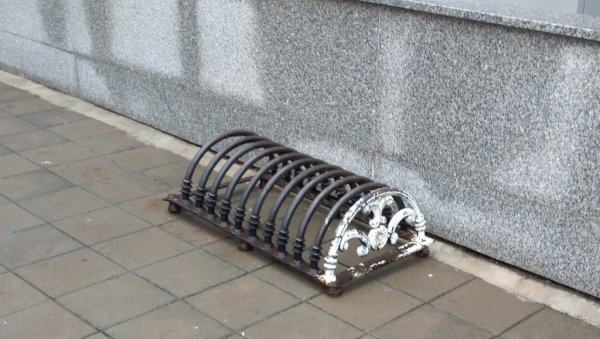 СТАЛАК ЗА БИЦИКЛЕ КАО УМЕТНИЧКО ДЕЛО: У Пожаревцу постављене инсталације СТАЛАК ЗА БИЦИКЛЕ КАО УМЕТНИЧКО ДЕЛО: У Пожаревцу постављене инсталације