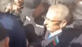 МИНИСТАР ДОБИО ШАМАР! Инцидент на протесту антиваксера у Бугарској (ВИДЕО)