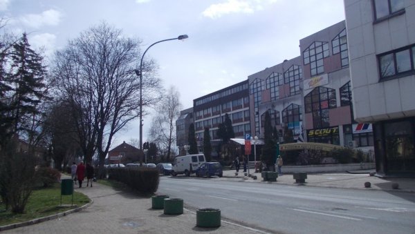 ОДНОСЕ ЛЕШИНЕ ДА СПРЕЧЕ ЗАРАЗЕ: Општина Шид коначно решава велики проблем уклањања животињског отпада ОДНОСЕ ЛЕШИНЕ ДА СПРЕЧЕ ЗАРАЗЕ: Општина Шид коначно решава велики проблем уклањања животињског отпада