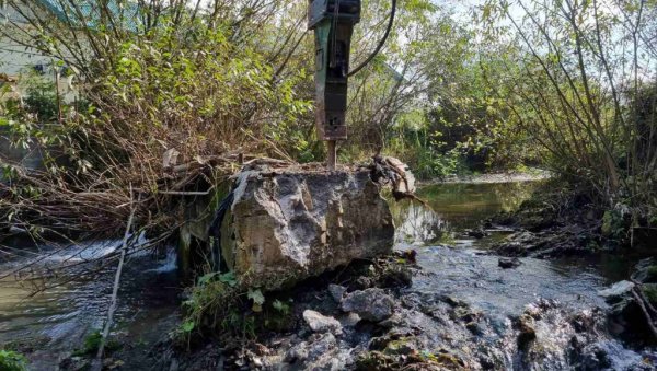 ВЕЗИШНИЦА САД СЛОБОДНО ТЕЧЕ: Уклоњене три бетонске бране на левој притоци Ћехотине ВЕЗИШНИЦА САД СЛОБОДНО ТЕЧЕ: Уклоњене три бетонске бране на левој притоци Ћехотине