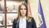 DIJANI HRKALOVIĆ PRODUŽEN PRITVOR: Bivša sekretarka MUP-a iza rešetaka još 30 dana DIJANI HRKALOVIĆ PRODUŽEN PRITVOR: Bivša sekretarka MUP-a iza rešetaka još 30 dana