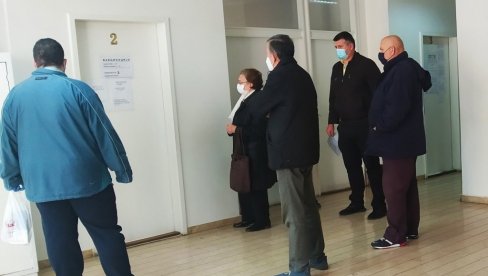 СТИГЛА РУСКА ВАКЦИНА У ПАРАЋИН: Дом здравља поново има три расположива антиковид цепива СТИГЛА РУСКА ВАКЦИНА У ПАРАЋИН: Дом здравља поново има три расположива антиковид цепива