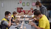 ПОСАО И ВЕЋА ПЛАТА: Предности ђака који се школују по дуалном моделу ПОСАО И ВЕЋА ПЛАТА: Предности ђака који се школују по дуалном моделу