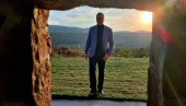 ВУЧИЋ ПОРУЧИО: Наша Србија толико лепа да једноставно не можете да јој одолите (ФОТО) ВУЧИЋ ПОРУЧИО: Наша Србија толико лепа да једноставно не можете да јој одолите (ФОТО)