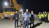 ВУЧИЋ ОБИШАО РАДОВЕ НА МОРАВСКОМ КОРИДОРУ: Ово је нешто што урадите једном у 100 година (ФОТО/ВИДЕО) ВУЧИЋ ОБИШАО РАДОВЕ НА МОРАВСКОМ КОРИДОРУ: Ово је нешто што урадите једном у 100 година (ФОТО/ВИДЕО)